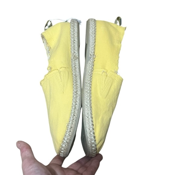 Vionic Beach NWOT Laguna yellow espadrille slip on shoes - Picture 4 of 9